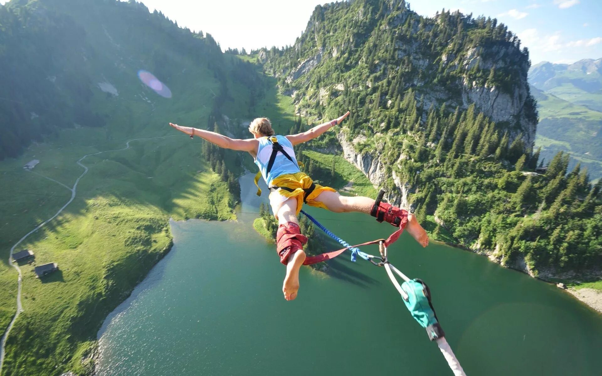 Dangerous adventure. Куала Лумпур банджи джампинг. Банджи джампинг в новой Зеландии. Бейсджампинг Абхазия.