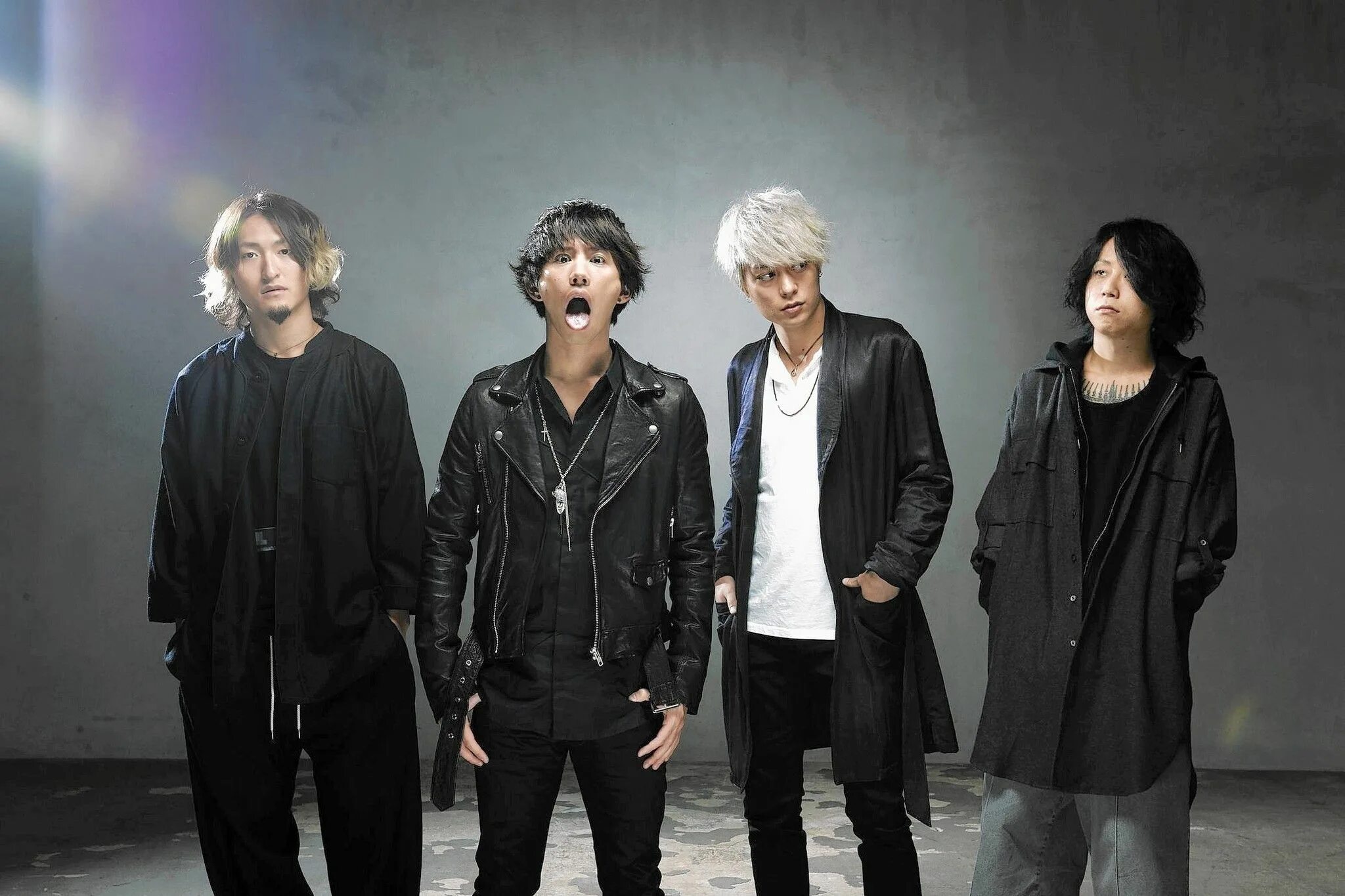One ok rock краб. One ok rock 202. One ok rock текст. Группа one ok rock. One ok rock солист.