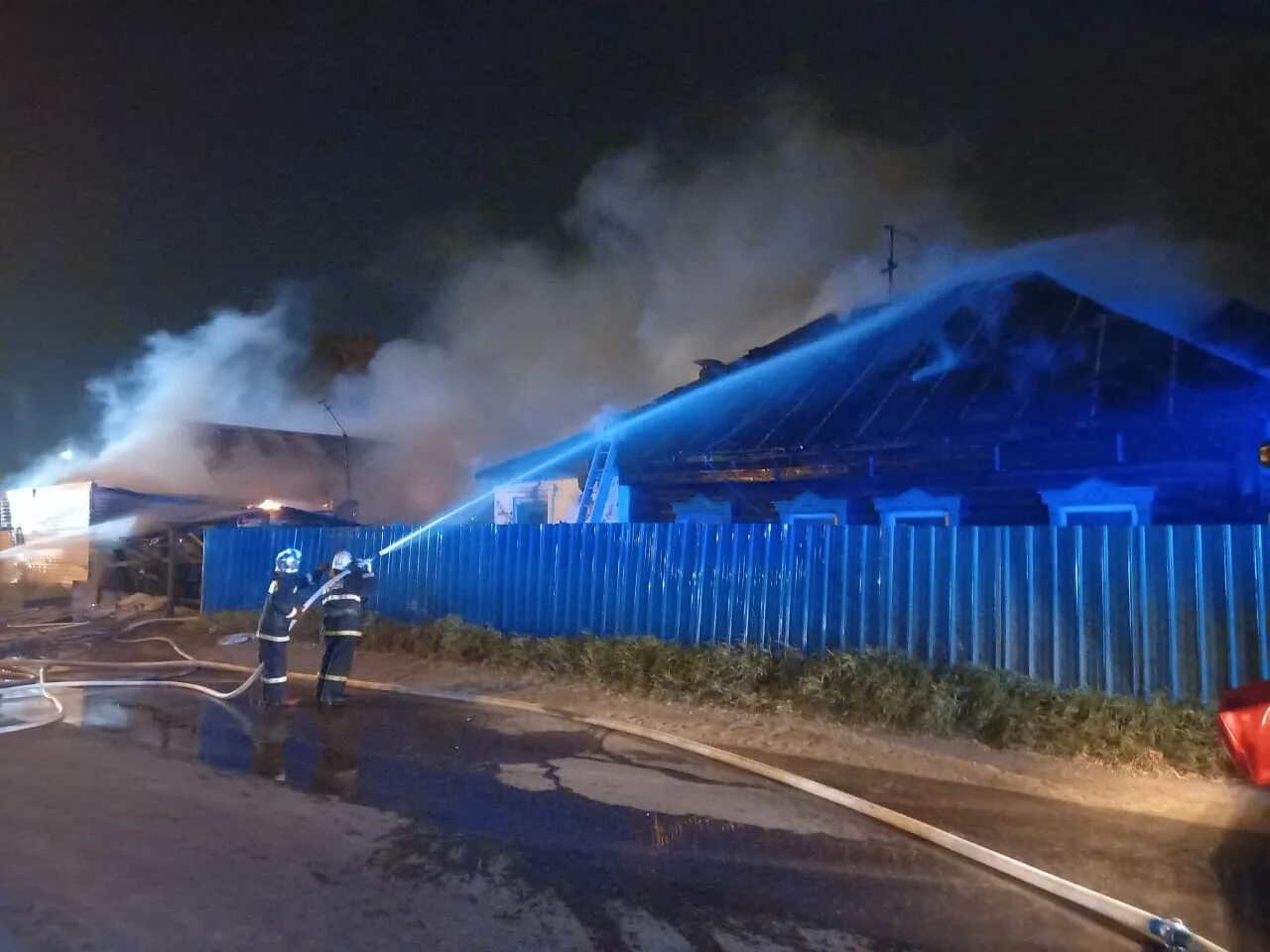 Пожар в Нижнем Новгороде. Пожар в Канавинском районе. Пожар в Мусирмах. Пожарные Нижегородской области.