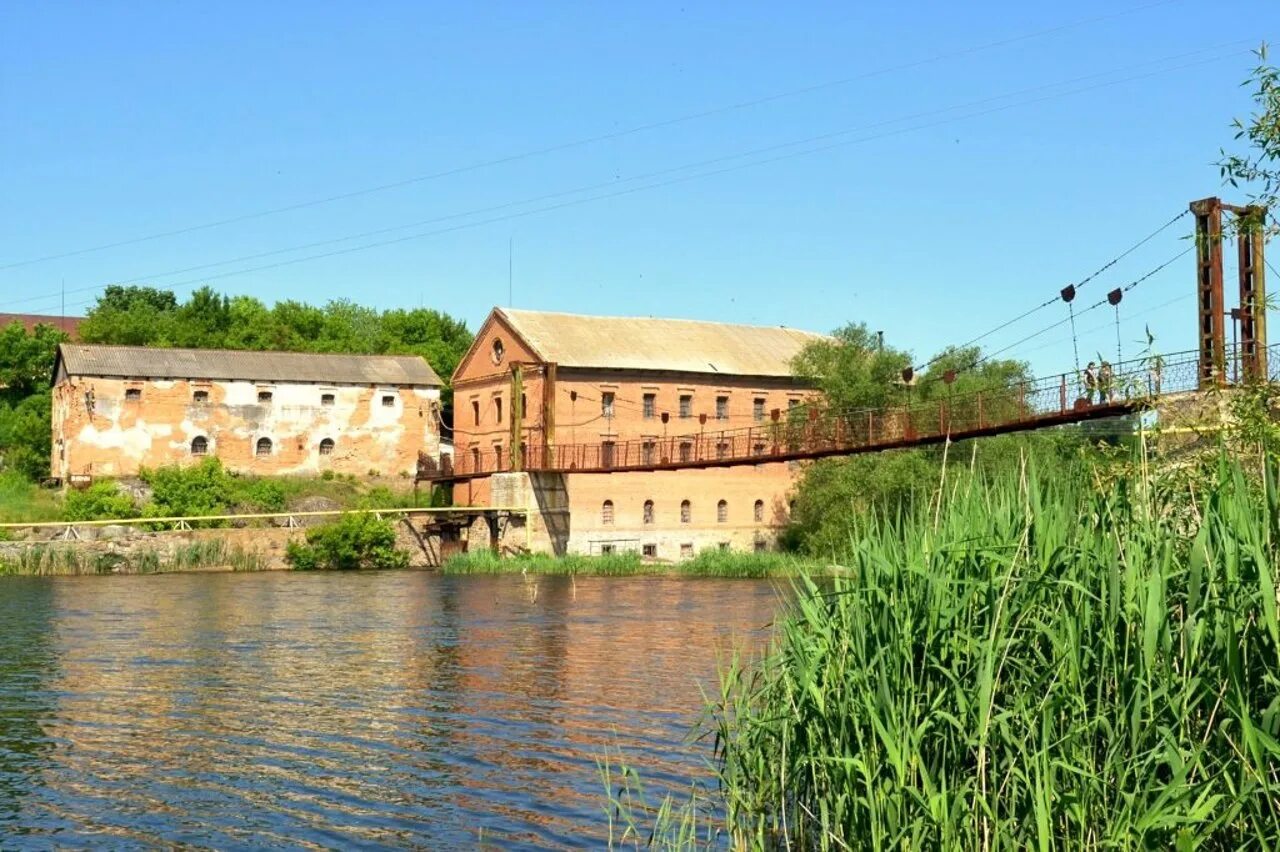 На каком берегу реки рось находится мельница. Городище Киевская область. Володарка Украина мельница. Село Щербаки Украина. Володарка Украина Киевская область.