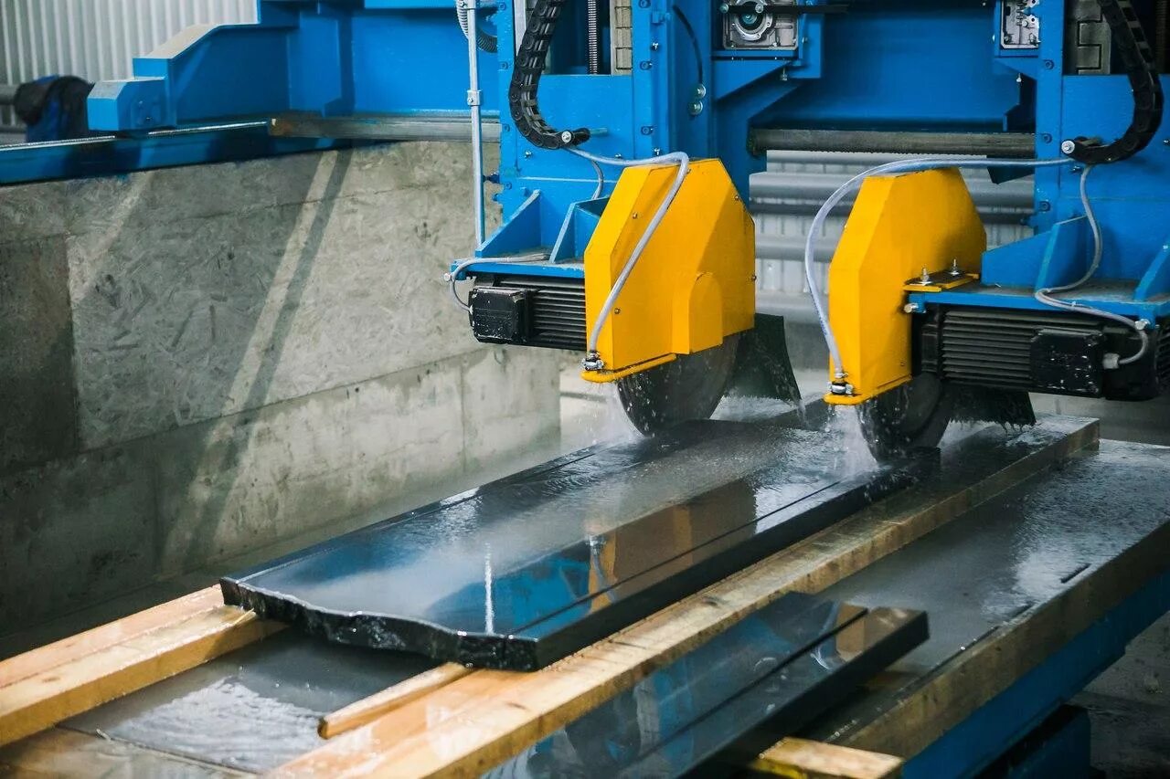 Резка гранита. Переработка камня. Распил натурального камня. Переработка камня. Резка мрамора.