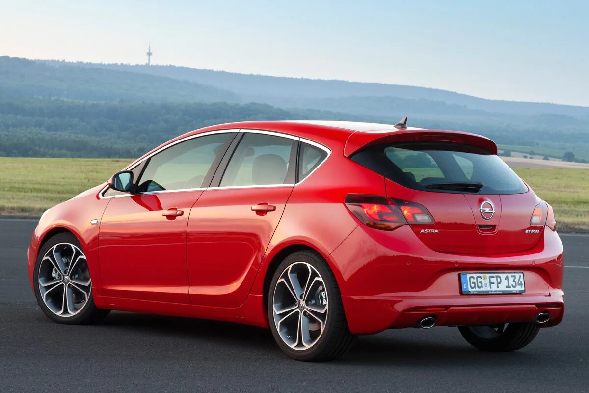 Opel Astra j. Opel Astra j хэтчбек. Как работает хэтчбек