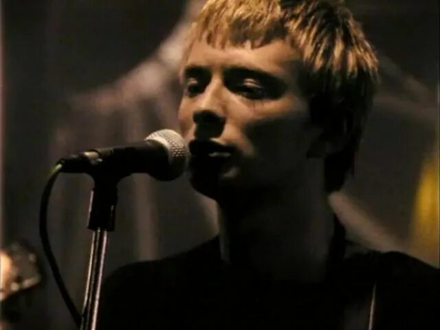 Солист группы Radiohead. Radiohead 1993. Radiohead клипы. Radiohead Creep клип. Liam gallagher john squire