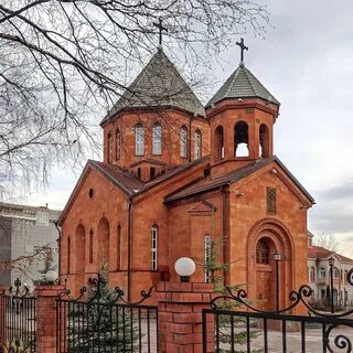 Высокая низкая церковь