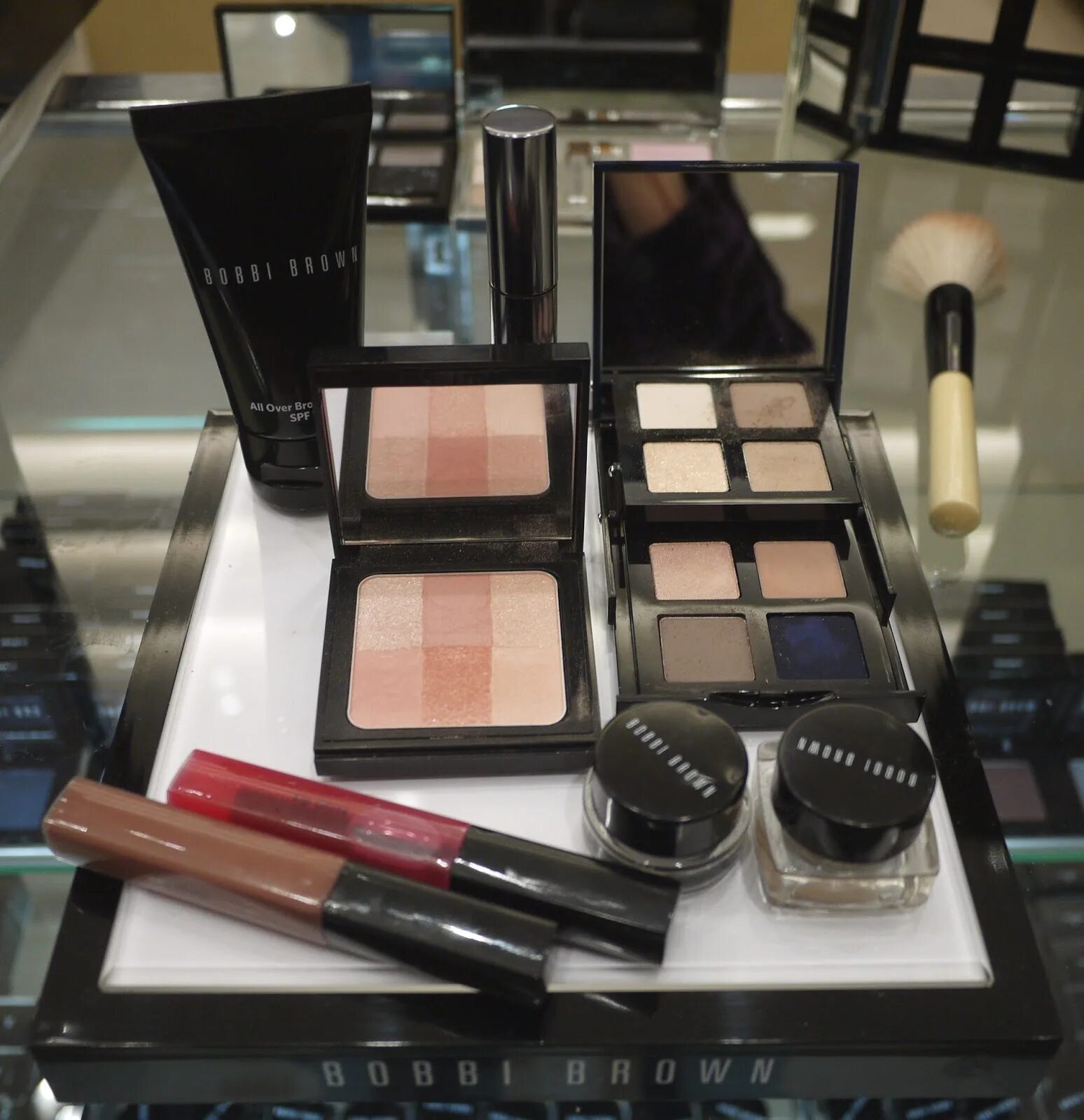 Brown косметика. Бобби Браун косметика. Эр Браун косметика. Bobbi Brown Love in the afternoon. Где в Батуми купить косметику Bobbi Brown.