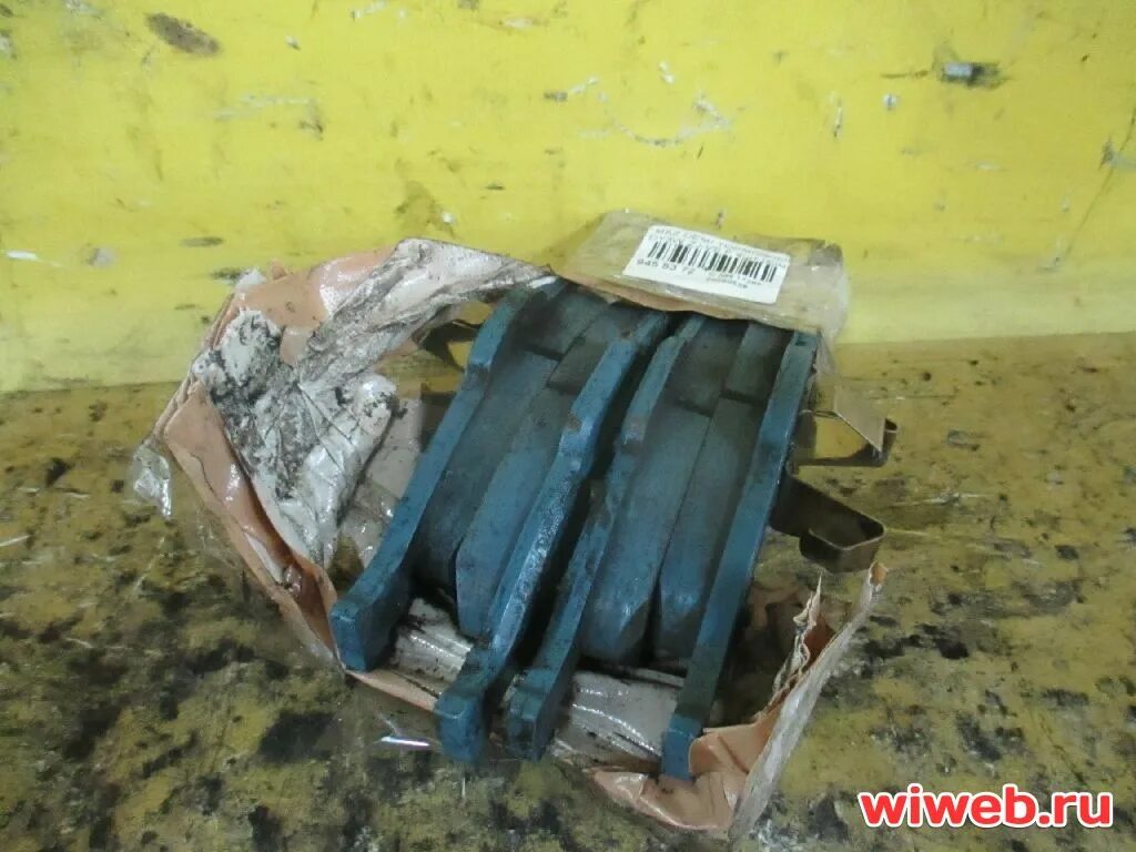 Колодки мазда демио dy3w. Тормозные колодки на мазда демио dw3w. Запчасти тормозные мазда демио 2. Тормозные колодки мазда демио. Колодки мазда демио dw3w.