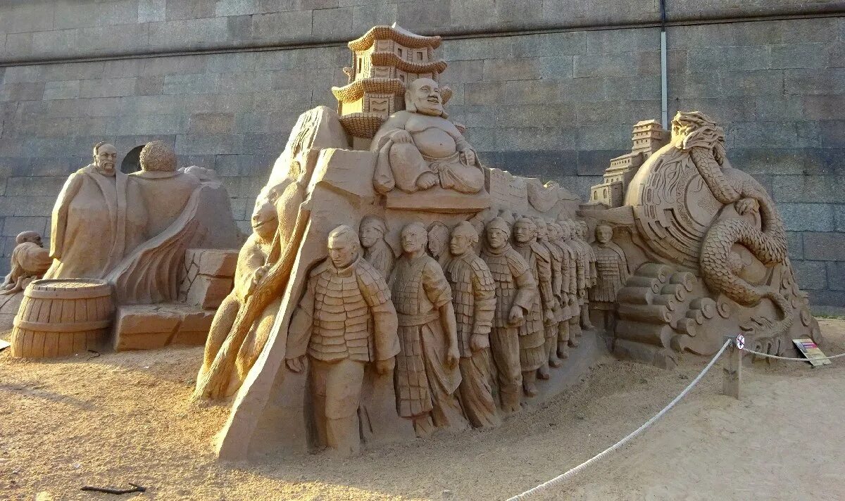 Выставка песчаных скульптур в петропавловской крепости 2023. Фестиваль песчаных скульптур в санкт-петербурге 2023. Петропавловская крепость песчаные скульптуры. Музей песчаных скульптур санкт-петербург. Песчаные фигуры спб 2024.
