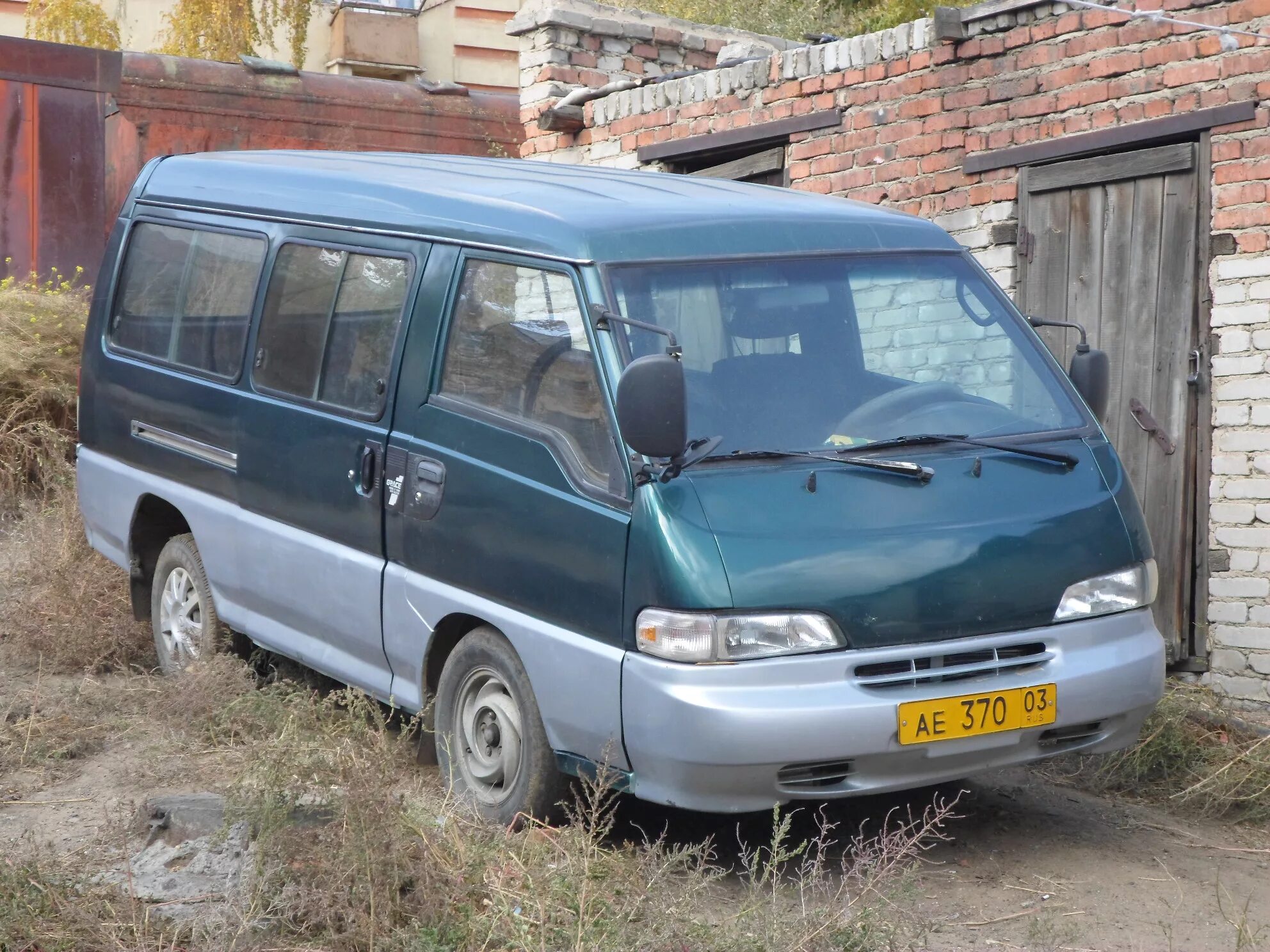 Владивосток куплю авто б у. Хундай Грейс н100. Hyundai Grace h100 1991. Хендай Грейс 2006. Hyundai Grace микрик.