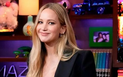 The 'No Hard Feelings' actress sets the record straight on the ru...