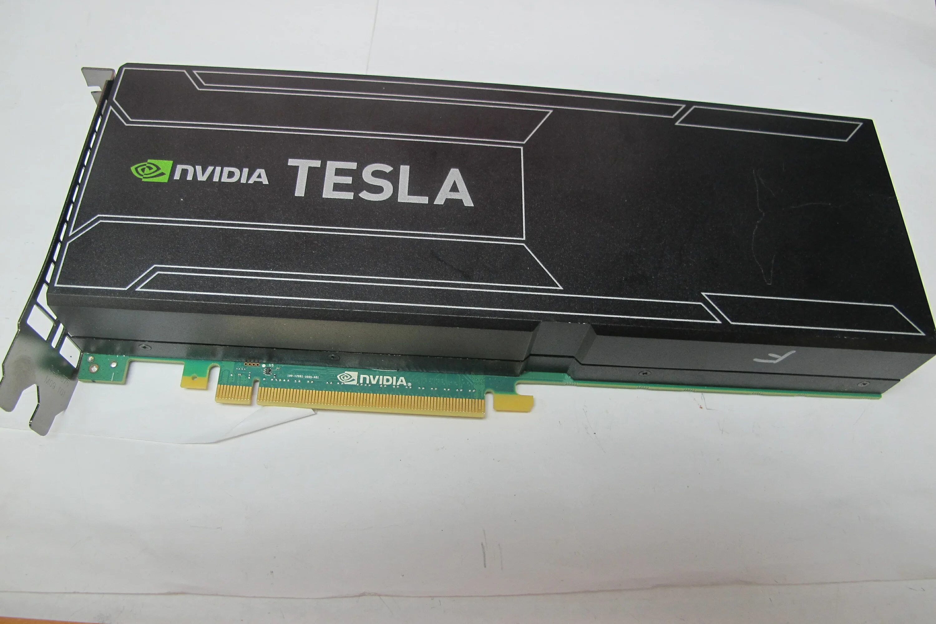 Nvidia tesla m40. Tesla k20. nvidia tesla. коробка от nvidia tesla. компьютер с видеокартой nvidia tesla a100.