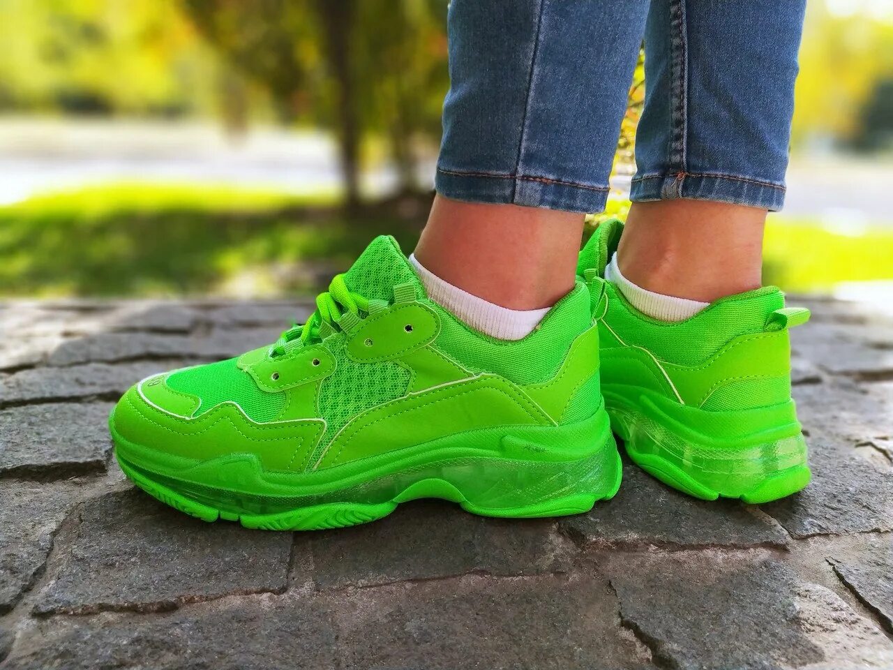 Зеленые кроссовки какие