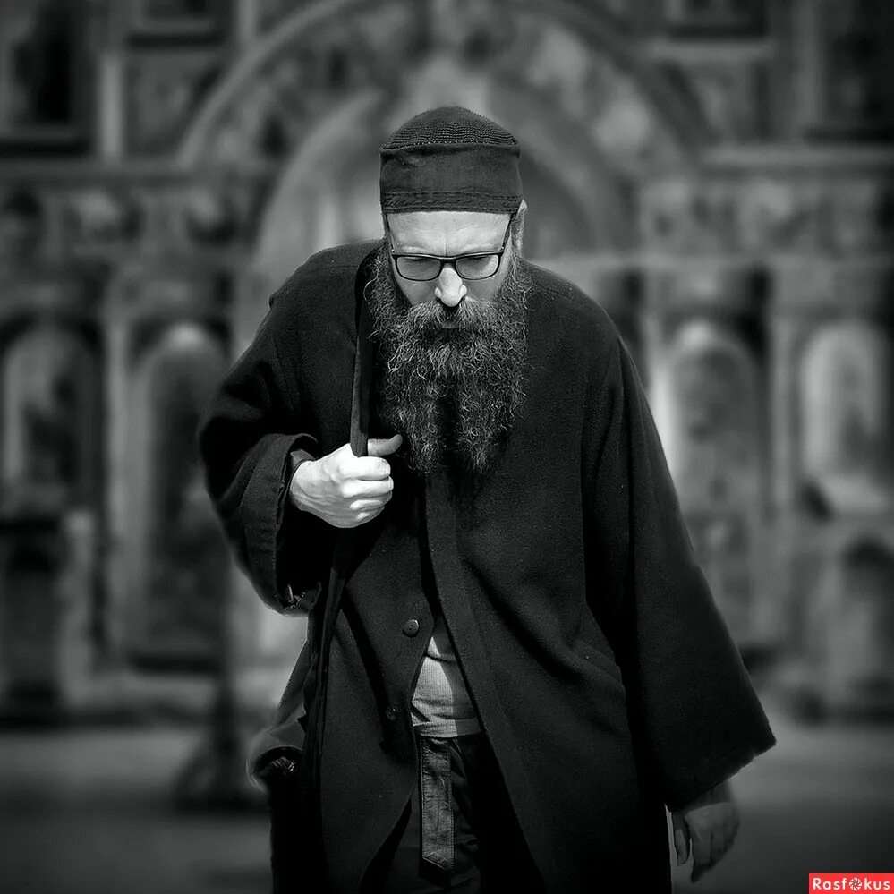 троеперстие греки. афонина преподобные антоний и феодосий печерские. картина нестерова пустынник. значение слова паломничество. тропа сантьяго в испании.