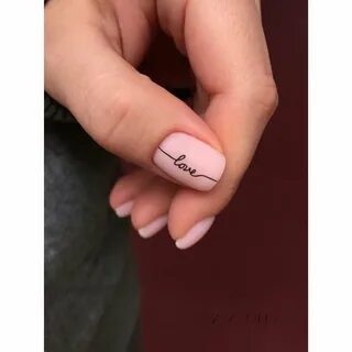 Надпись на ногтях love