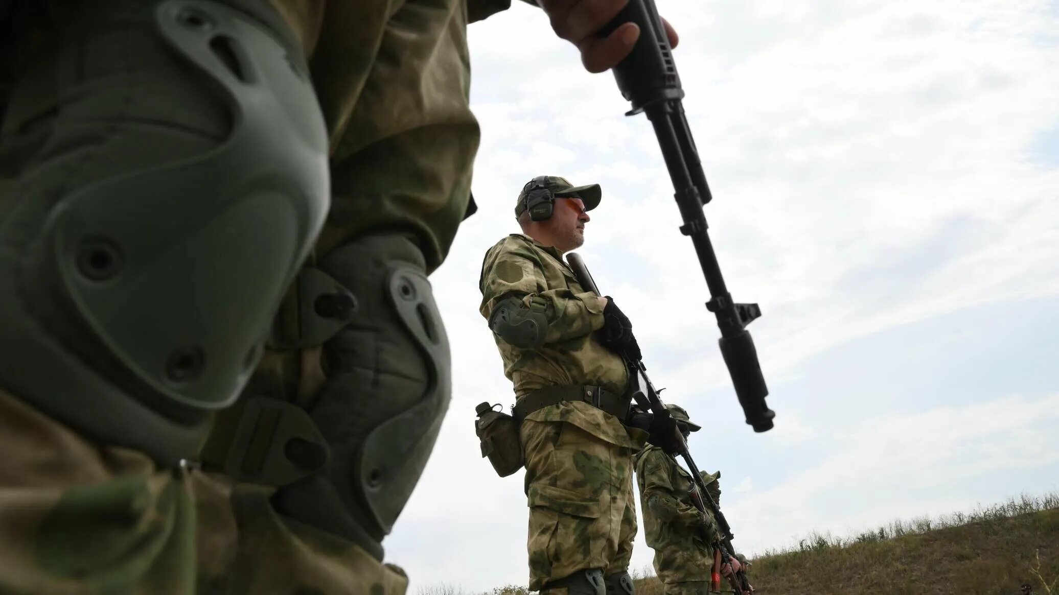 Доброволец сво екатеринбург. Российские военные. Российский военнослужащий. Российские военные на Украине. Военное стрельбище.