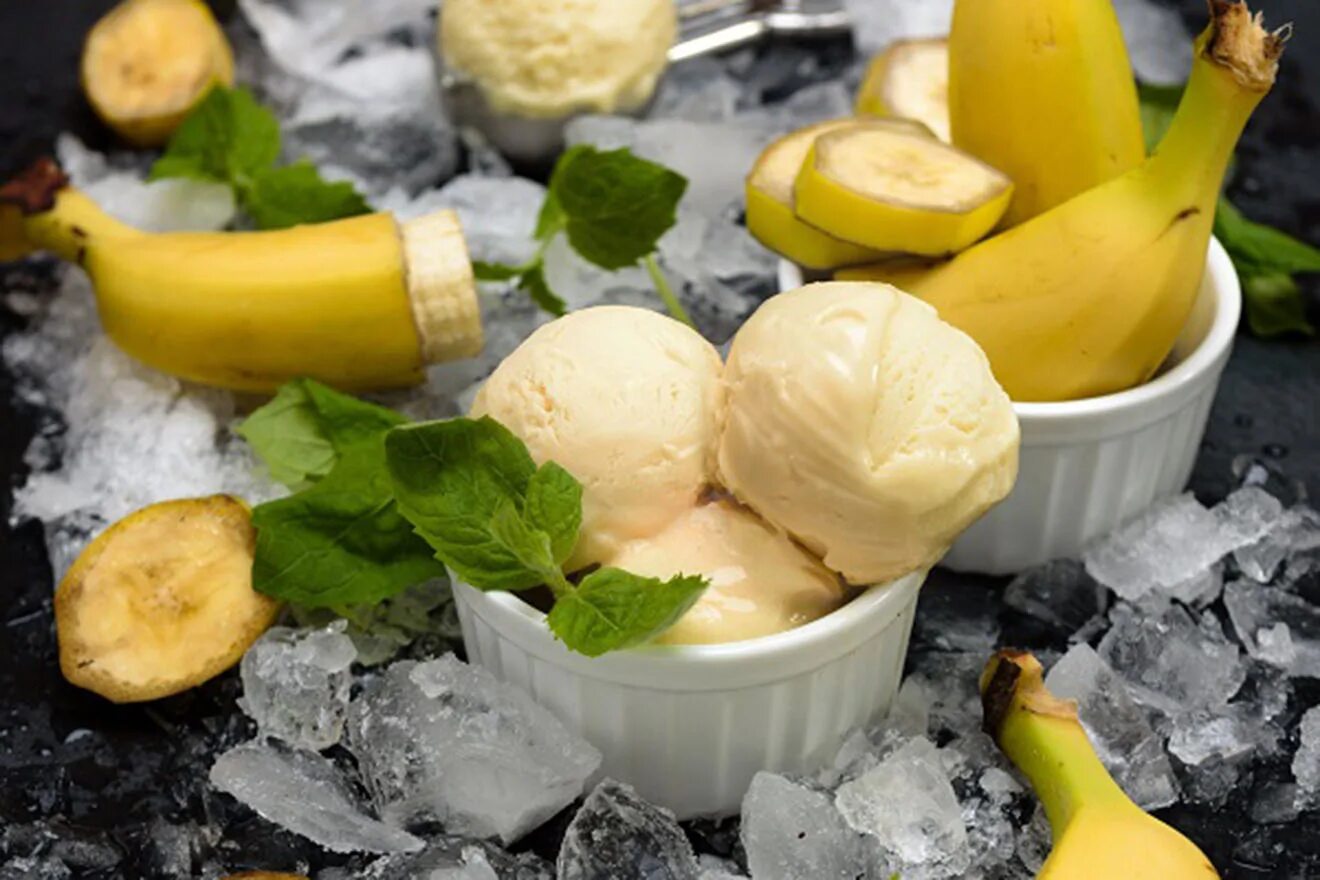 Мороженое из банана. D-gastro банановое мороженое. мороженое пломбир банановый. d-gastro 500 гр — мороженое. банановый сорбет мороженое.