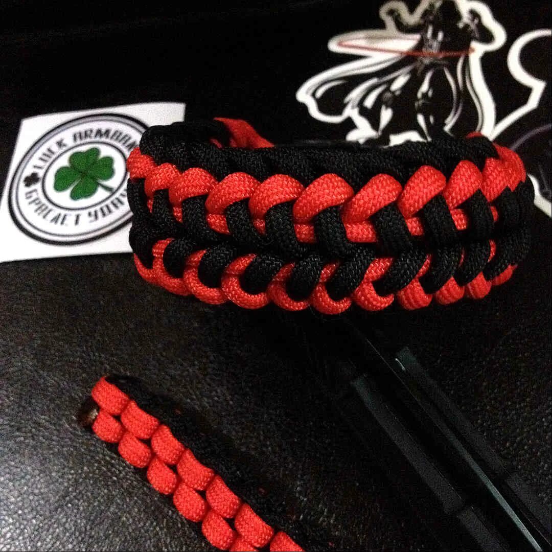 Браслет из паракорда pb006bl. Браслет Ягуар паракорд. Браслет Paracord страйкбол спорт. Ремешок из паракорда crust 22.