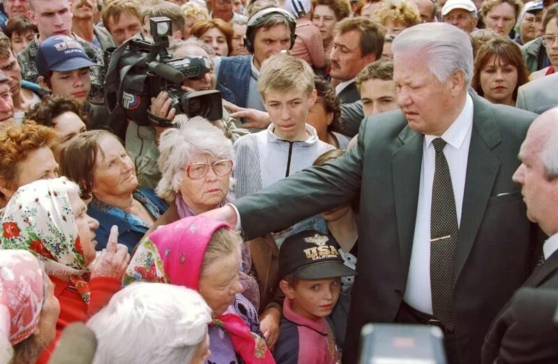 Молодежь в 90-е годы. Москва 1996. 1996 год фото. Назад в 1996 год. Назад в 1996 год.