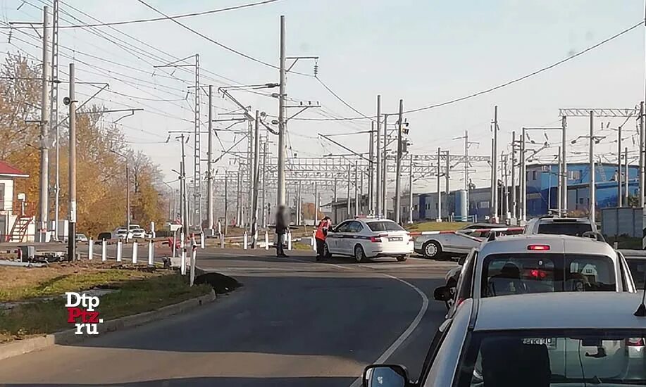 Петрозаводск ЖД переезд. Светофор Петрозаводск. Светофор на Железнодорожном переезде. Светофор на ЖД переезде.