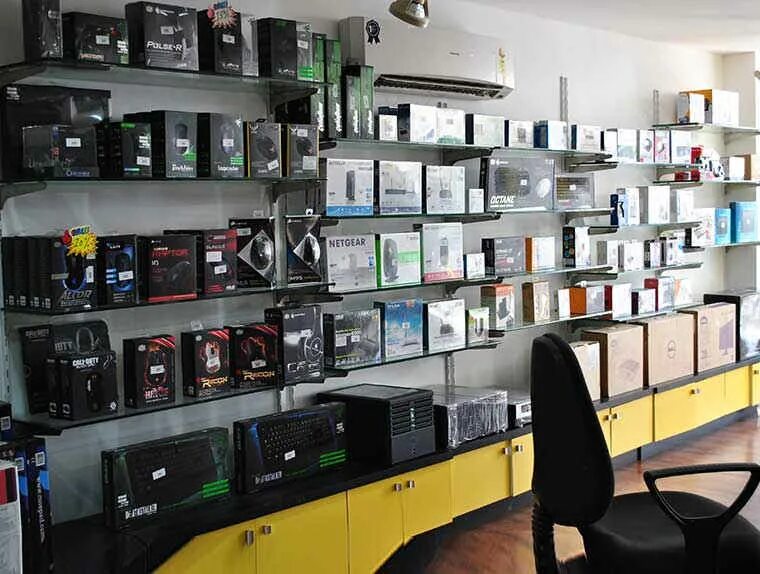 51 computer shop. Базз магазин компьютеров сайты. computer shop out. accessories computer shop interior. смотреть назад фото щоп.