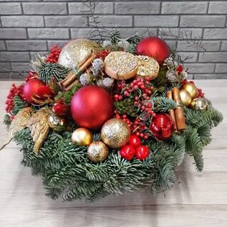 Новогодняя композиция в кашпо