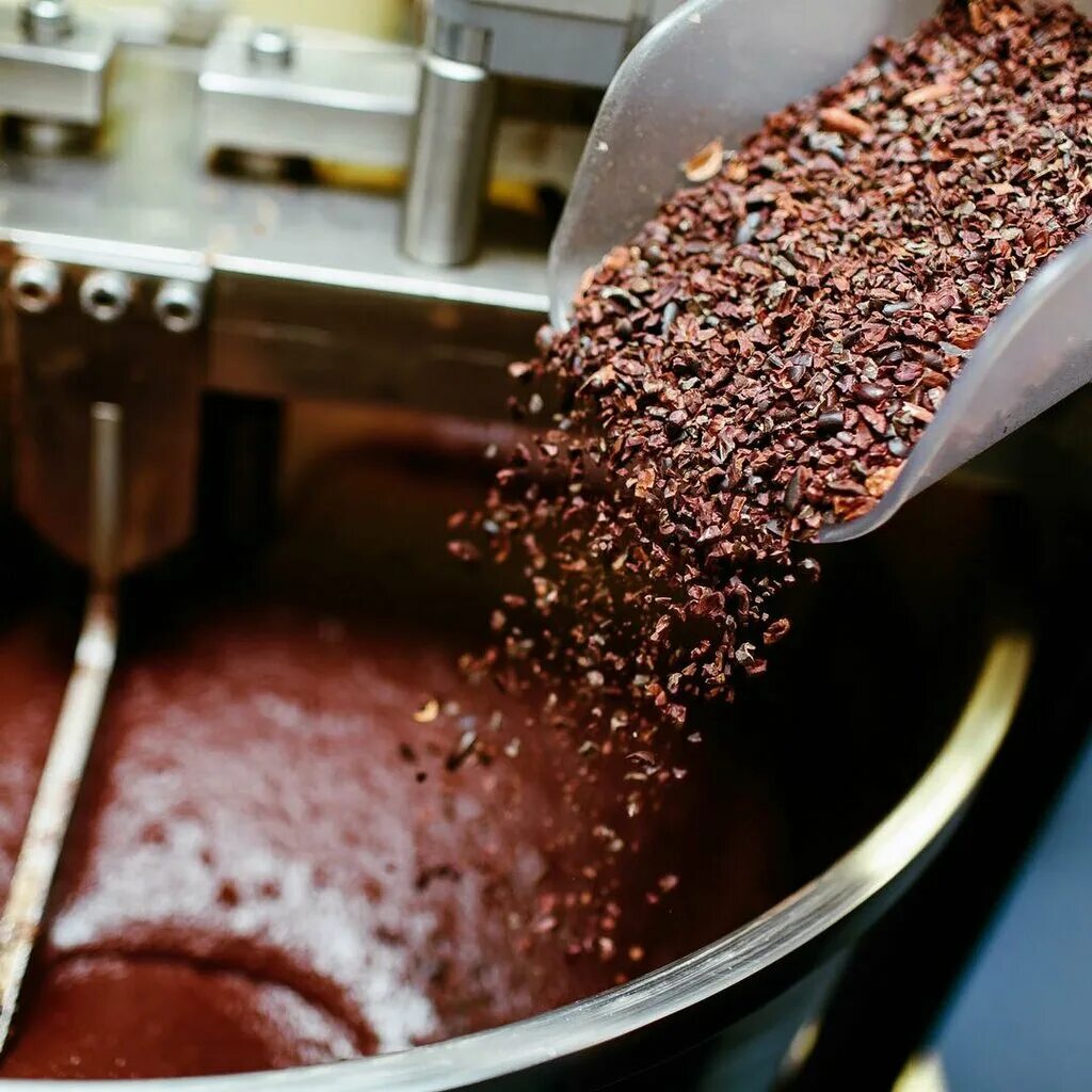 Технология шоколада. Конширование какао бобов. Конширование меланжером. Производство шоколада. Производства шиколада.