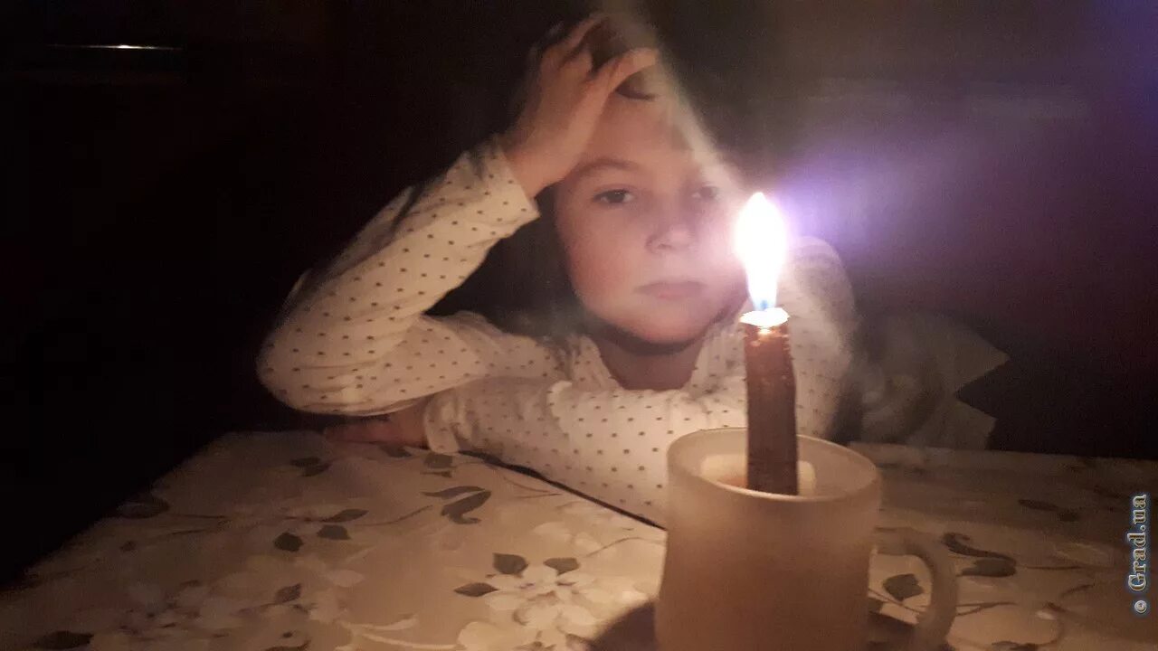 Почему нет света сегодня. Сегодня выключат свет. давай без света. почему сегодня отключили свет. когда включат свет сегодня.