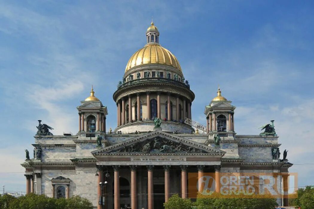 Три дня в питере. Питер исаакиевский собор весна. Санкт-петербург дворцовая площадь лето туристы. Исаакиевский собор тюльпаны. Исаакиевский собор 1818 1858 гг.
