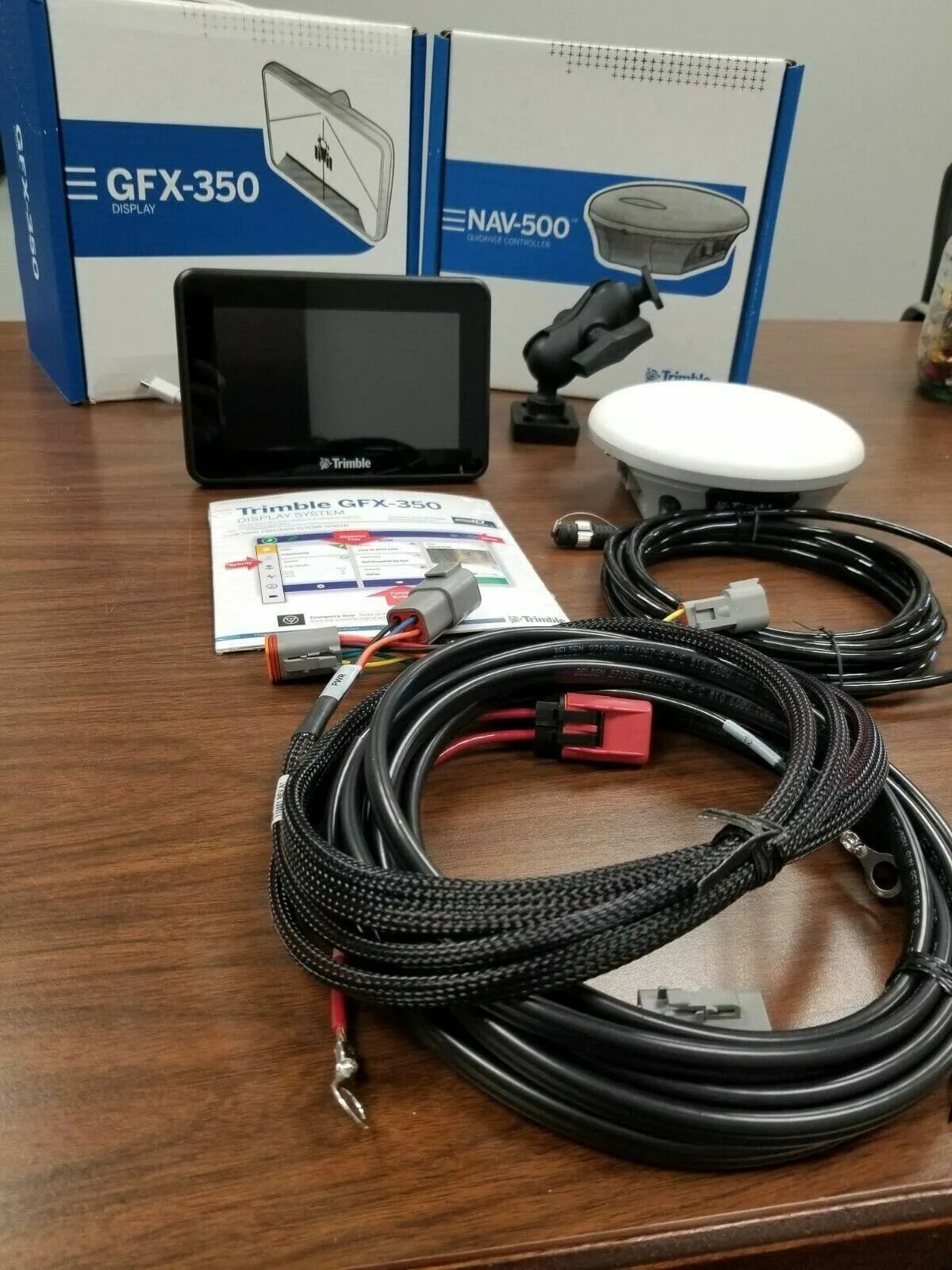 Gfx 750. Навигационный дисплей gfx-350. trimble navcontroller iii. trimble gps cnh. j nav 500.