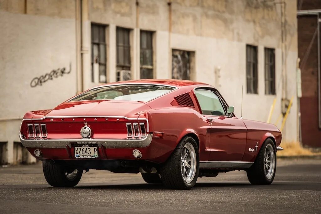 Ford mustang 68 года шелби. Форд мустанг 68. Мустанг 68 года. Мустанг фастбэк 1968. Форд мустанг купе 1968.