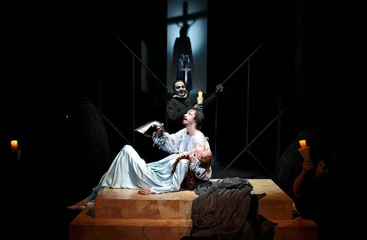 Триптих мастерская петра фоменко. Петр фоменко триптих каменный гость. Екатеринбургский театр кукол гоголь триптих фото. Галина тюнина мастерская петра фоменко. Мастерская петра фоменко спектакли.