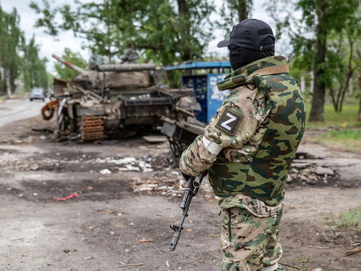 Боевые действия. Украинские военные. Российские солдаты на Украине.