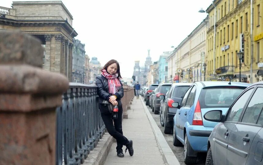 Уезжая из Питера. Известные люди переехавшие из Москвы в Петербург. Санкт-Петербург переезжает в Москву. Петербург десять лет.