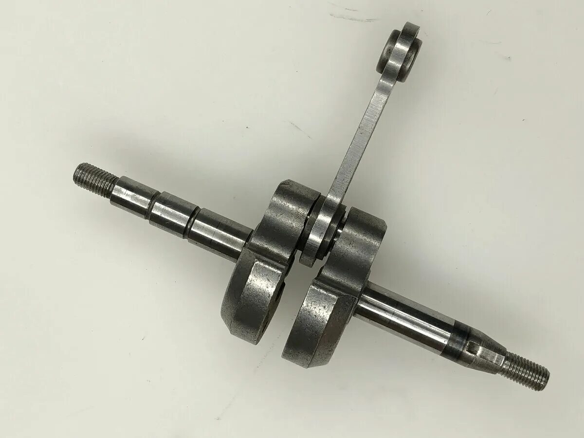 Вал партнеры. Коленвал для бензопилы partner p350/351. Коленвал partner p350. Коленвал хускварна 137. Коленвал partner p350.