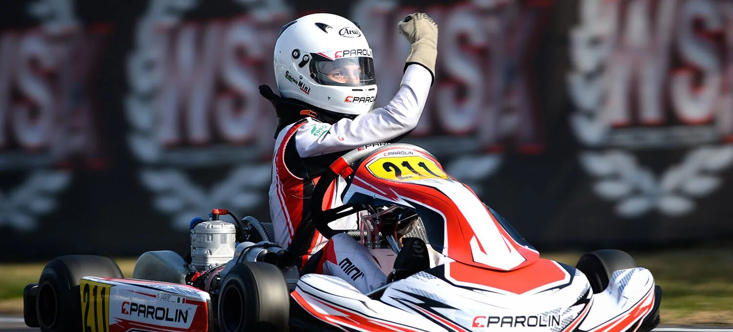 Картинг девушки. Картинг 360. картинг lonato karting. parolin racing.