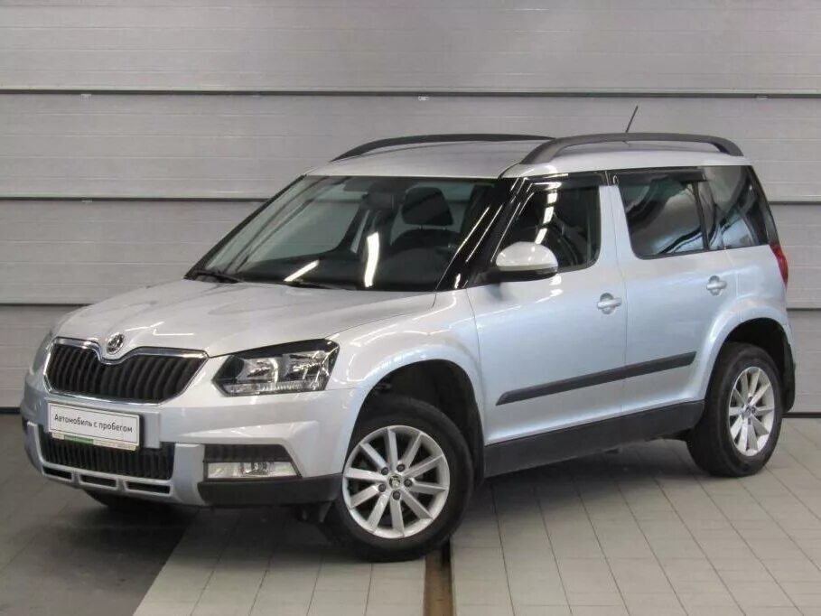 Шкода йети купить нижний. Skoda Yeti 14. Skoda Yeti i Рестайлинг, 2015. Шкода Йети 14 год. Шкода Йети 2013 серебристый.