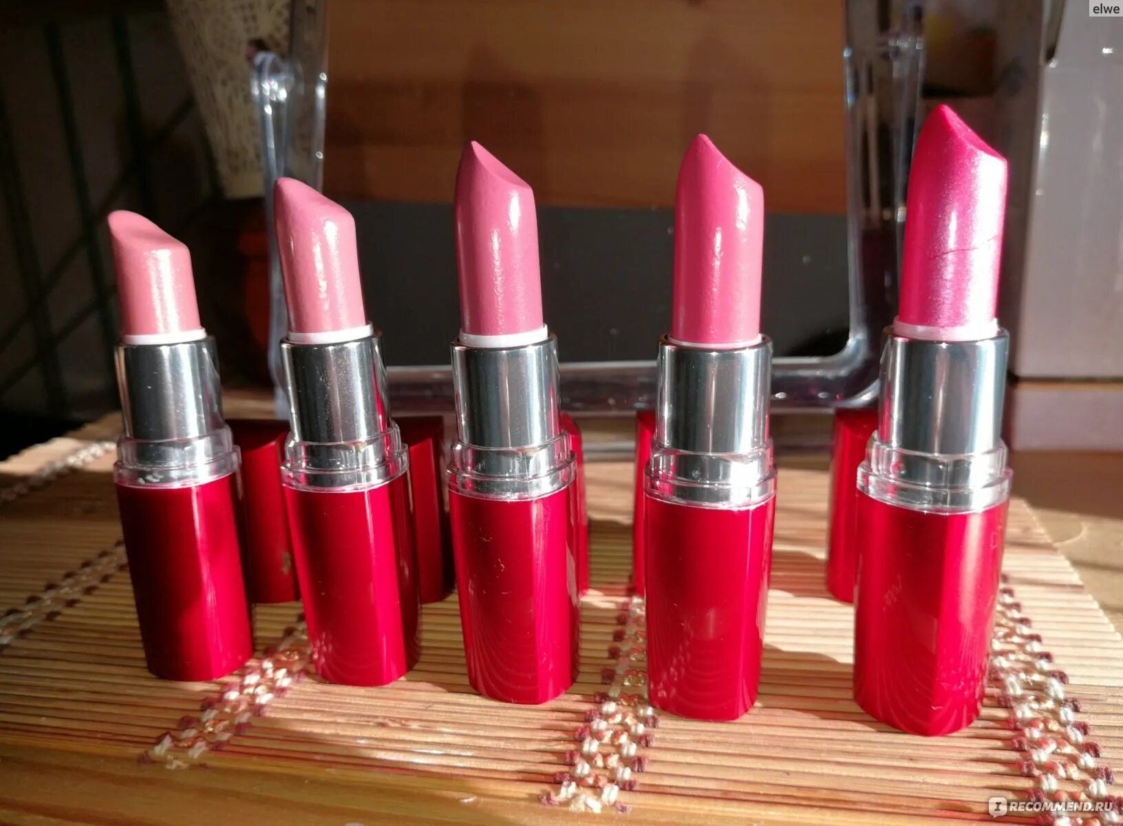 Помада мейбелин кис пруф. Губная помада мейбелин 132. Помада мейбелин колор сенсейшен. Мейбелин помада 322. Помада мейбелин 382.