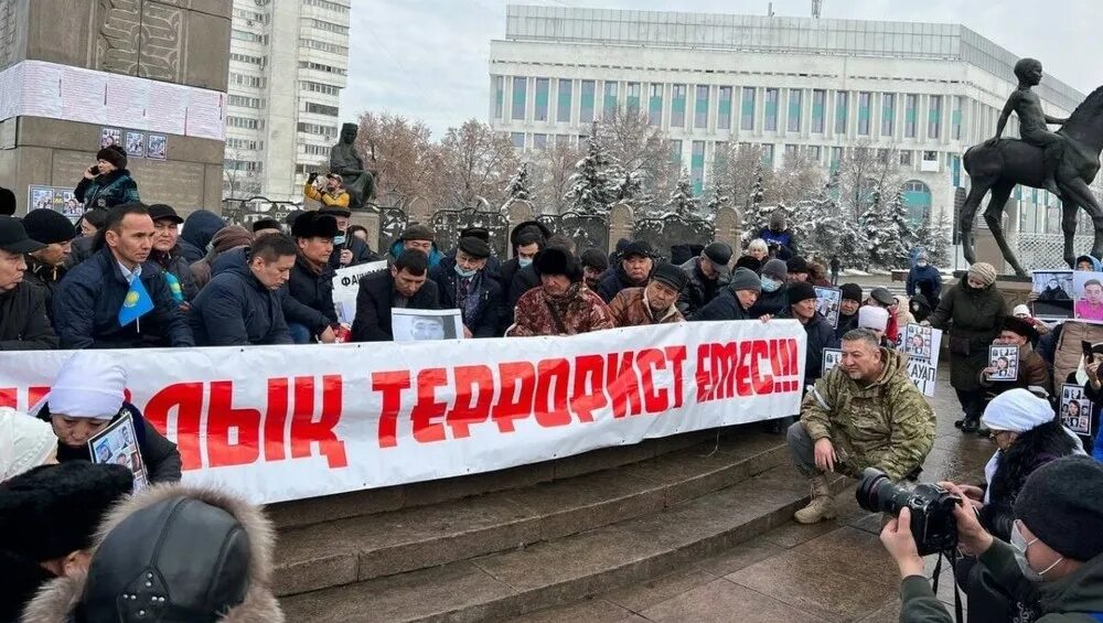 Митинги в Алматы январь 2022. Алматы протесты 2022. Алматы протесты январь 2022. Протесты в Казахстане 2022 Токаев. Митинг в алматы