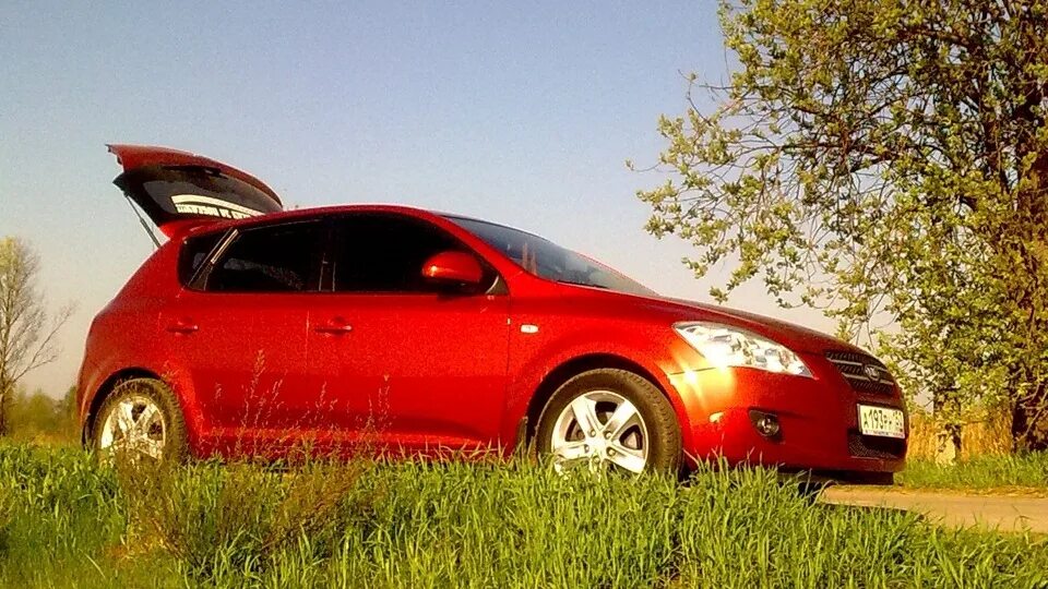 Лучший сид 1.20. Kia Ceed 2007 красная. Kia Ceed 2007 1.6 Red. Mars Red Kia Ceed. Kia Ceed ed красный.