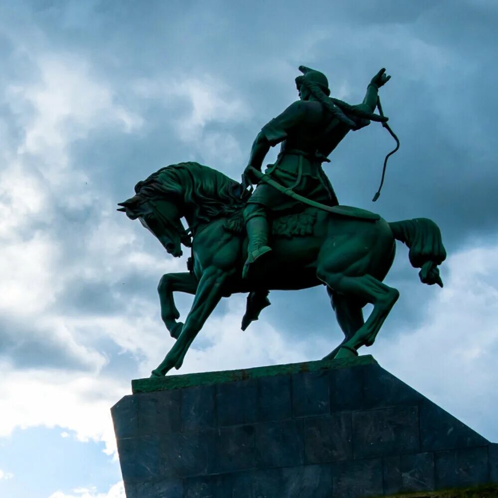 Салават юлаев авторы. Салават юлаев герой. салават юлаев батыр. герой башкирии салават. салават юлаев башкирский герой.