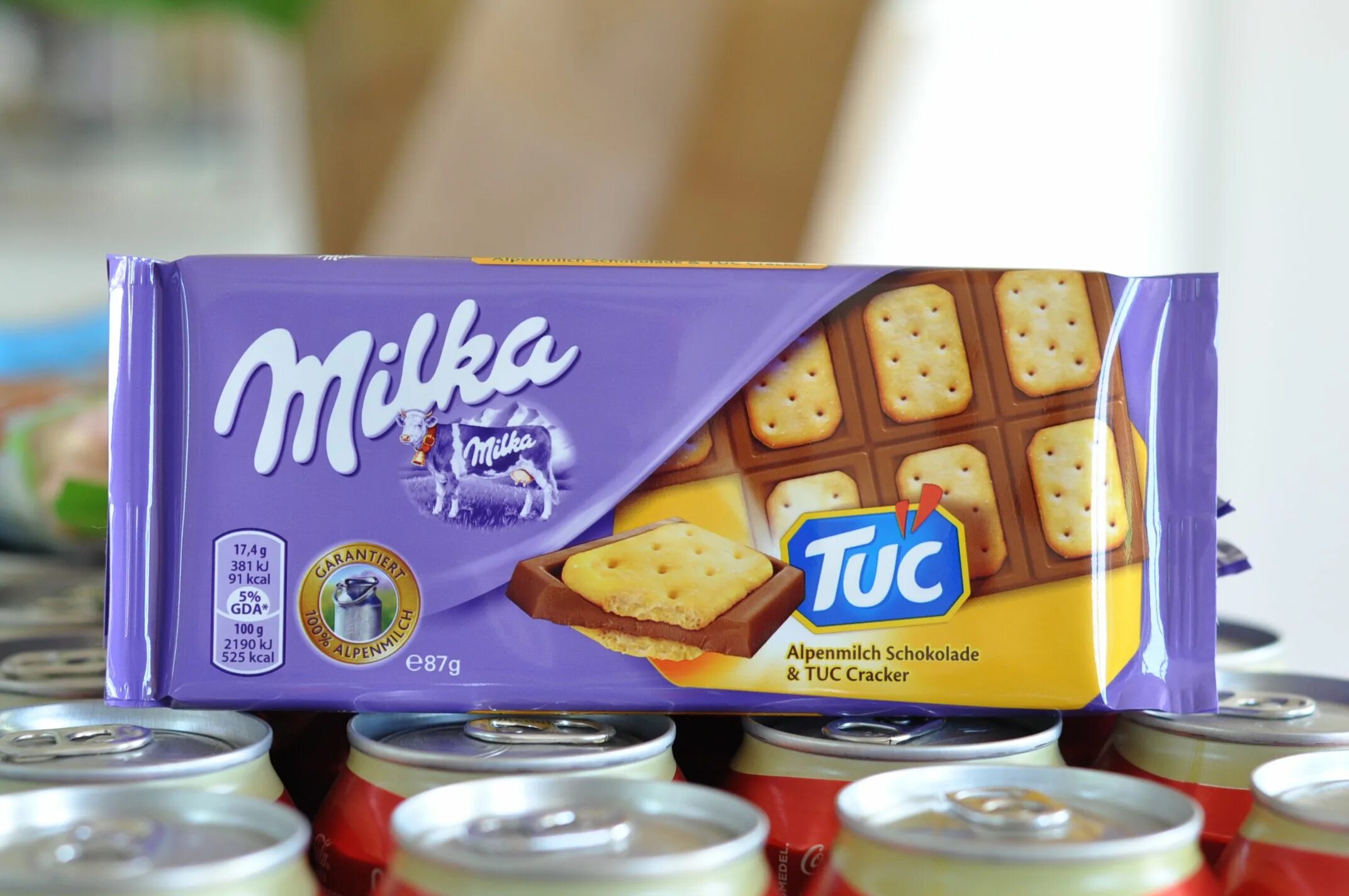 Шоколадка тук. Шоколад милка tuc. шоколад milka молочный с соленым крекером tuc 87г. milka шоколад с печеньем tuc. шоколад милка с печеньем тук.
