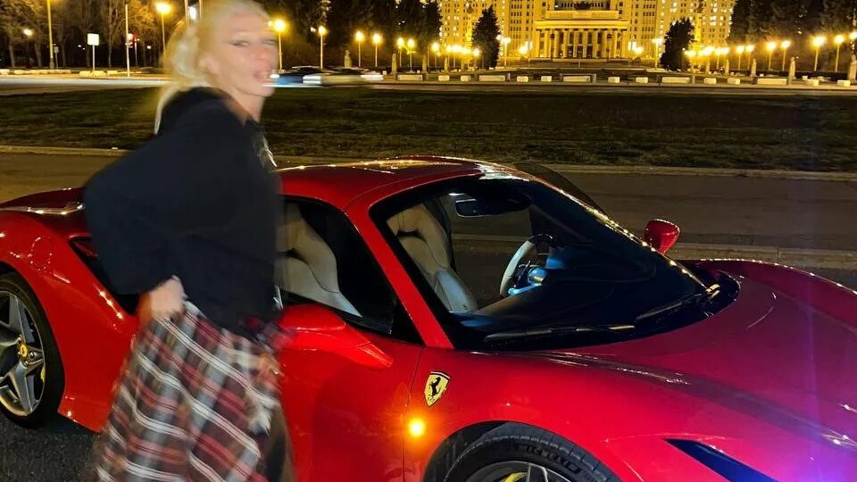 Машина ивлеевой. Блоггер настя ивлеева. Ивлеева ламборджини. Ивлеева ламборджини. Машина ивлеевой.