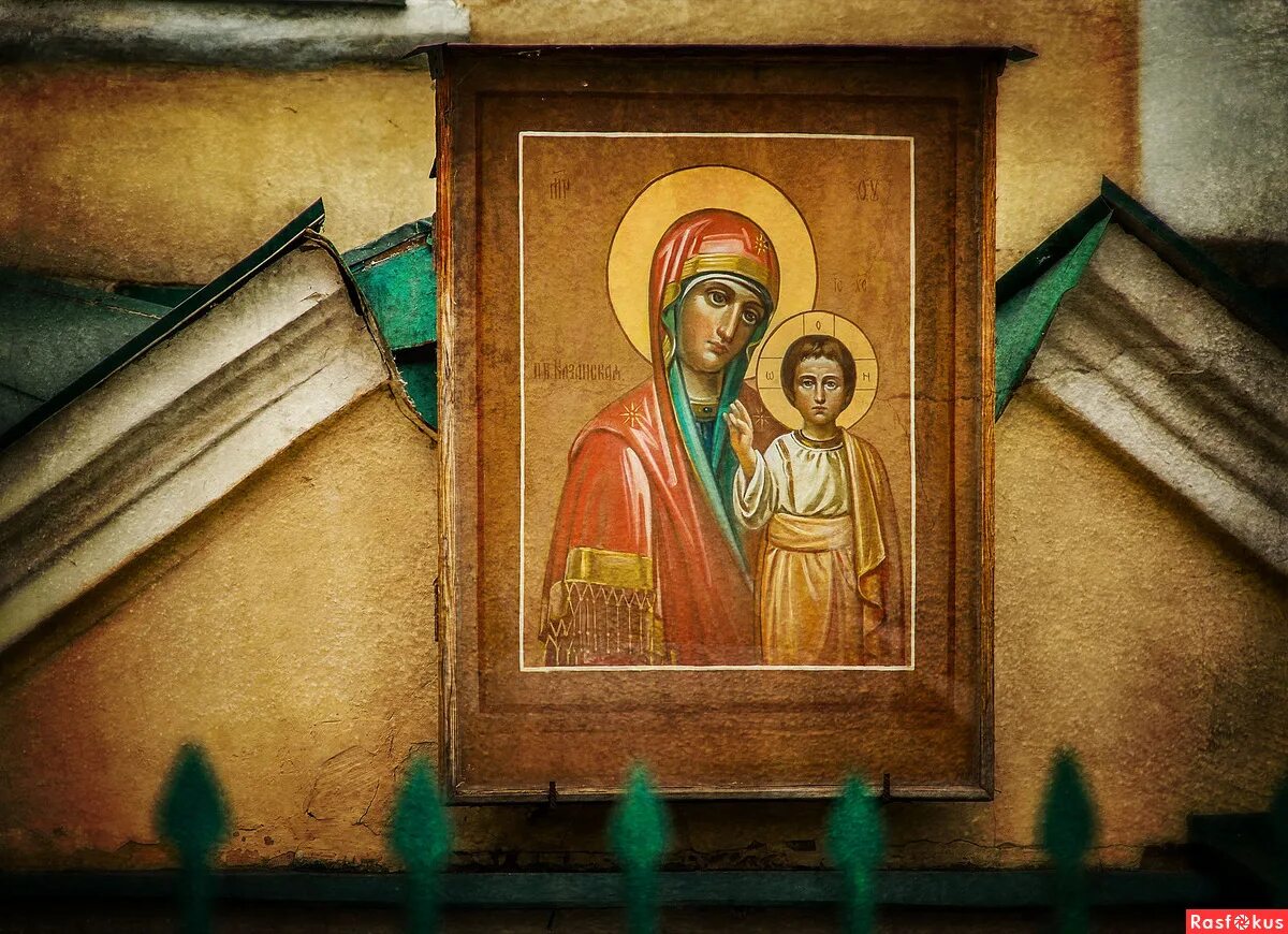 успенский собор владимир икона божией матери. внутри церковь воскресения словущего ваганьково. владимирская икона божией матери успенский собор. икона в селе никольское. свято место иконы.