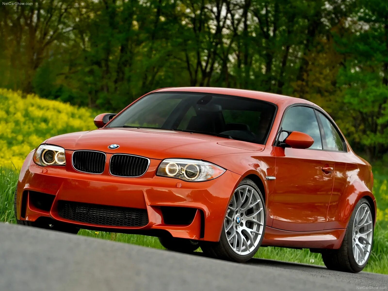 Автомобиль bmw 1. BMW 1 Series. BMW m1 e82. BMW 1 Series Coupe e82. BMW 1 Series m Coupe 2011.