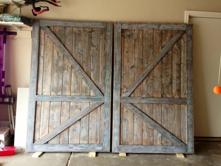 Dør til skur - Lav og monter din egen dør til skur Barn door handles, Barn style