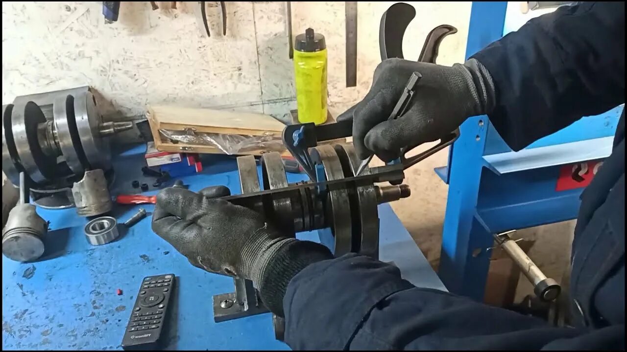 Перепрессовка коленвала. Измерение биения коленчатого вала. Перепрессовка коленвала. Центровка коленвала ява 634. Перепрессовка коленвала.