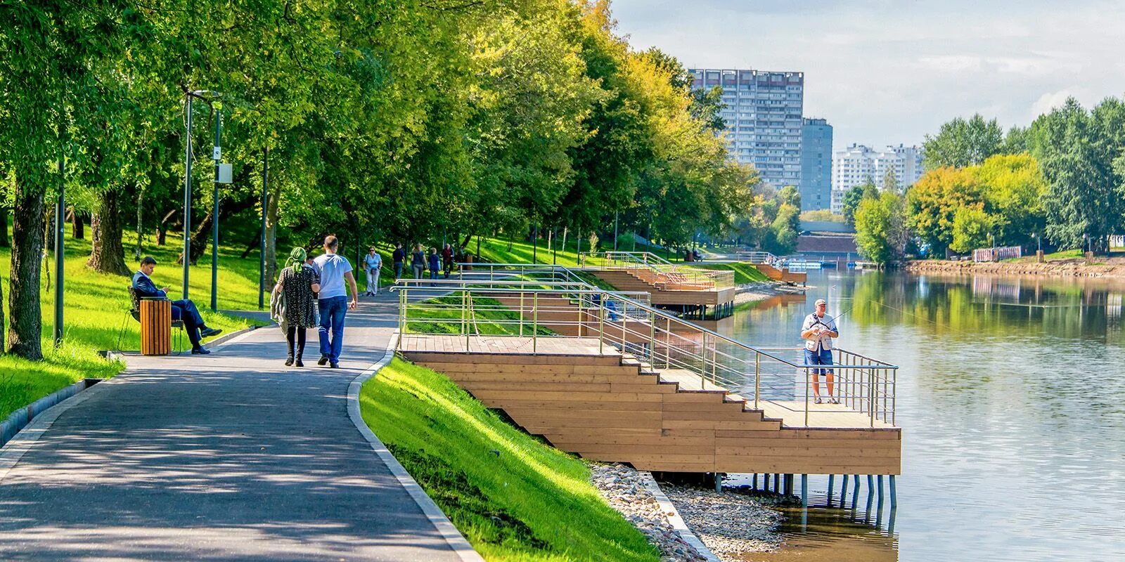 В москве есть озера. Черкизовский пруд в Москве. Пруд на бульваре Рокоссовского. Парк Черкизовский пруд. Набережная Шитова Москва.