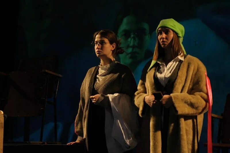 рамт остров сокровищ премьера. спектакль крокодил зазеркалье детский. о мышах и людях 1992. сцена из театра. спектакли бурятский драматический театр улан-удэ.