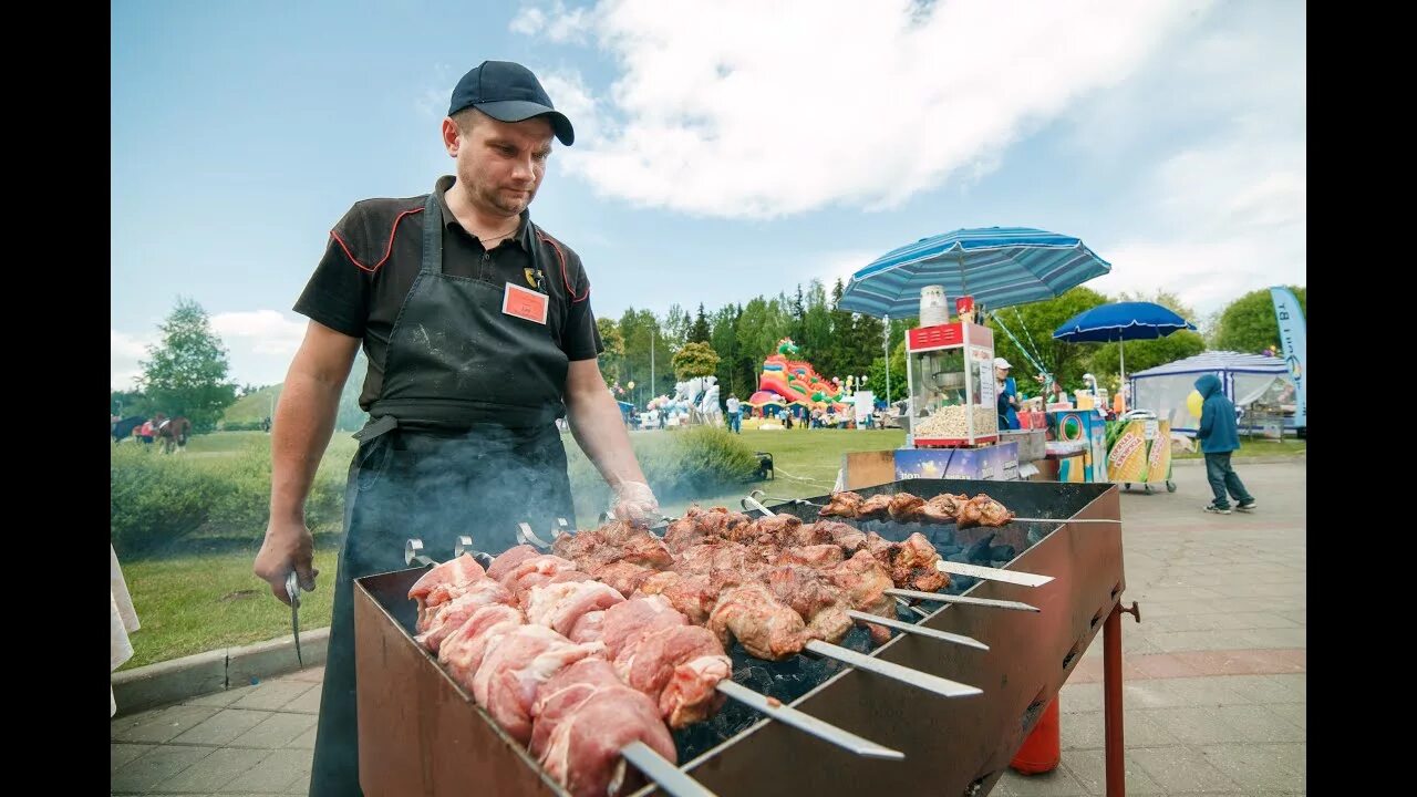 Шашлычный бизнес. Шашлык торговля. Мобильная Шашлычная. Передвижная Шашлычная. Торговля шашлыком на праздниках.