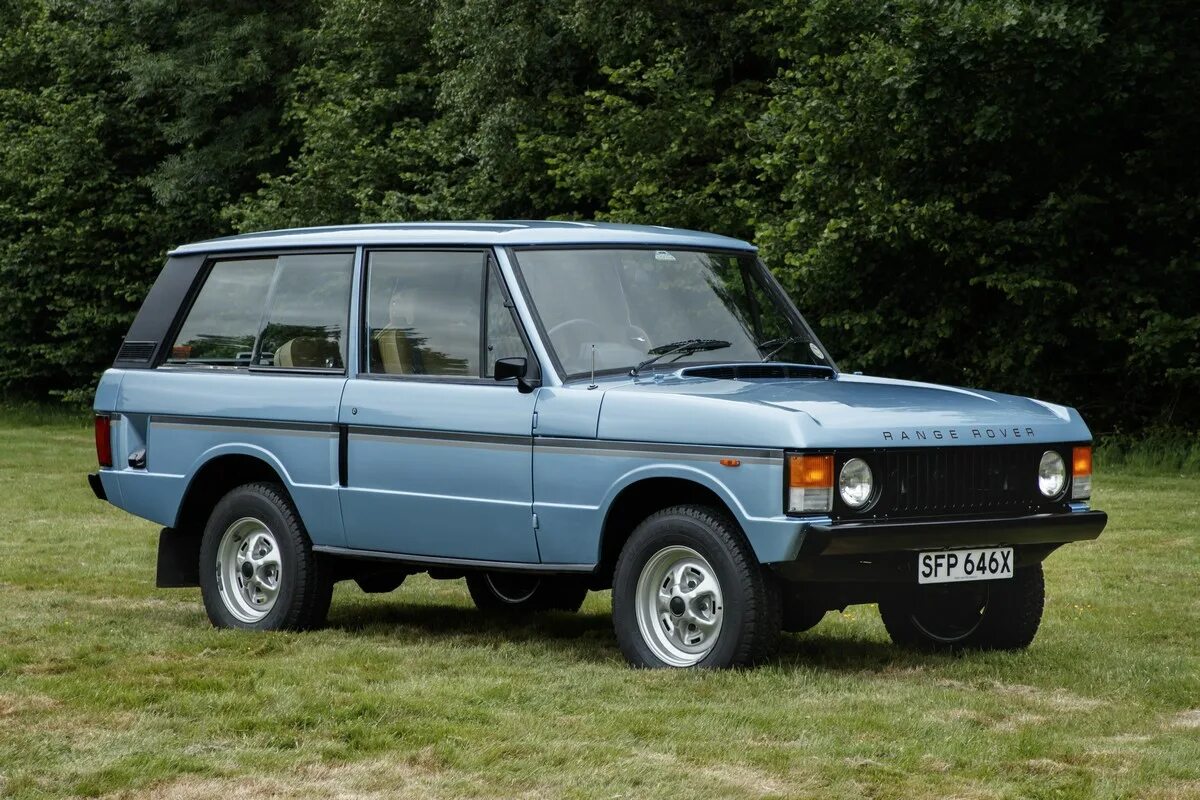 Ленд ровер 1 поколение. Range Rover 1. Ленд Ровер Рендж Ровер 1 поколения. Range Rover 1981. Range Rover 1974.