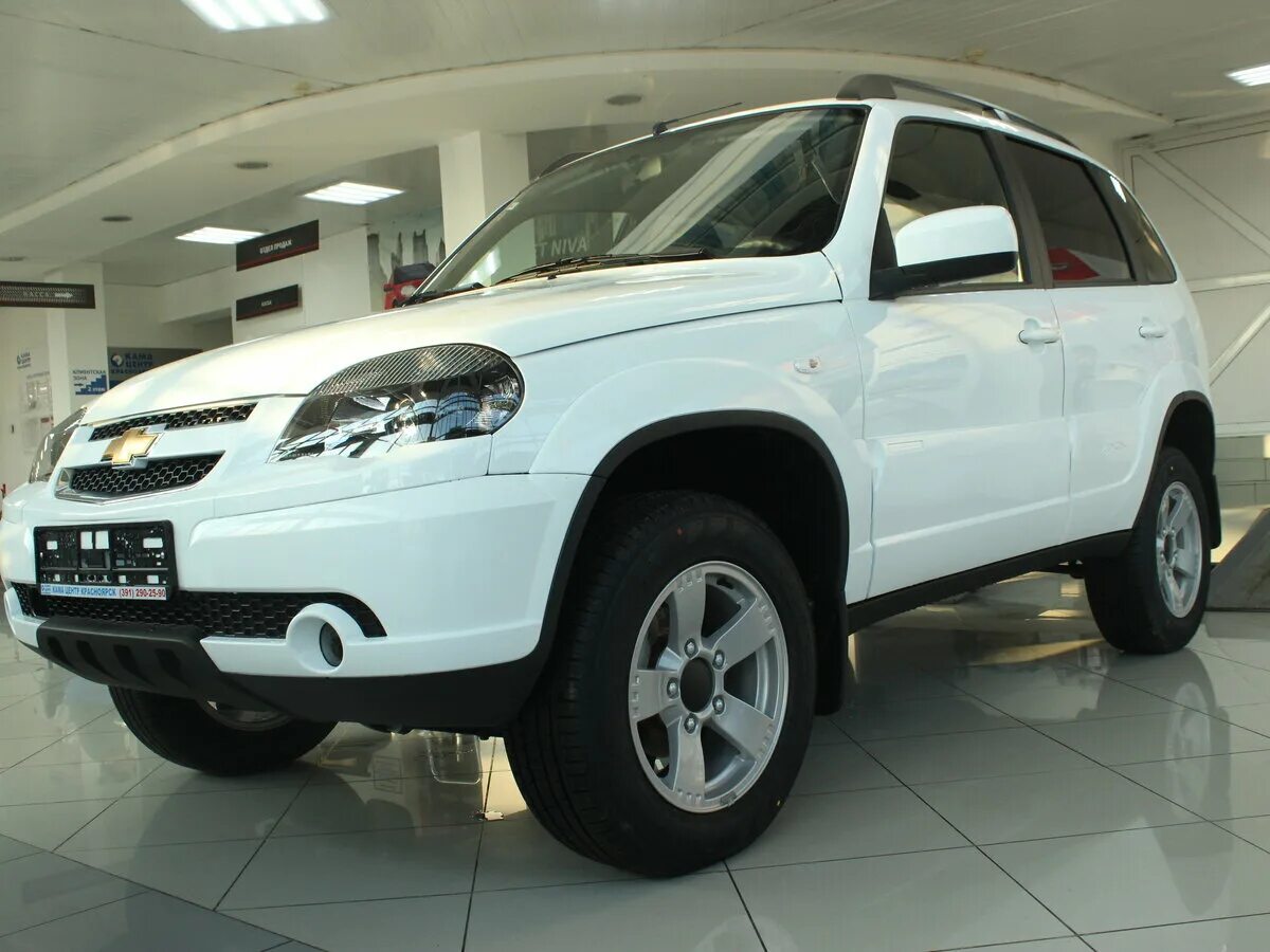 Chevrolet niva 4x4. Лад шевроле. Нива шевроле 2123. Шевроле вива. Красная нива шевроле 2009.